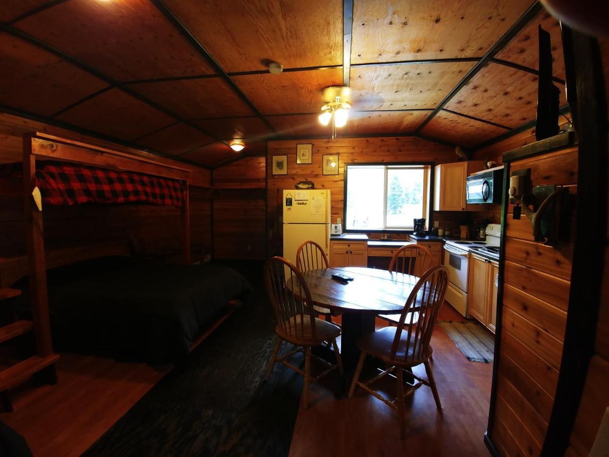 Bone Creek Wilderness Retreat Hotel Blue River Exterior photo